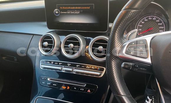 Sayi Na hannu Mercedes-Benz C-klasse Black Mota in Maseru a Maseru Sayi Na hannu Mercedes-Benz C-klasse Black Mota in Maseru a Maseru