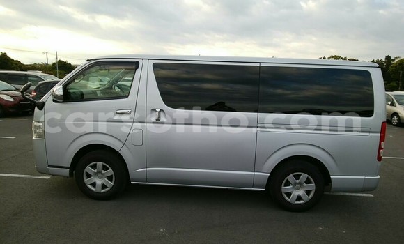 Acheter Occasion Voiture Toyota Hiace Gris à Thaba–Tseka, Mafeteng Acheter Occasion Voiture Toyota Hiace Gris à Thaba–Tseka, Mafeteng