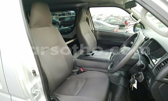 Acheter Occasion Voiture Toyota Hiace Gris à Thaba–Tseka, Mafeteng Acheter Occasion Voiture Toyota Hiace Gris à Thaba–Tseka, Mafeteng