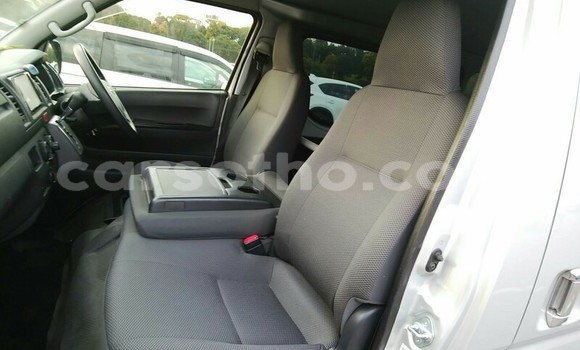 Acheter Occasion Voiture Toyota Hiace Gris à Thaba–Tseka, Mafeteng Acheter Occasion Voiture Toyota Hiace Gris à Thaba–Tseka, Mafeteng