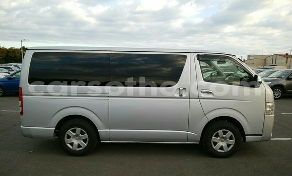 Acheter Occasion Voiture Toyota Hiace Gris à Thaba–Tseka, Mafeteng Acheter Occasion Voiture Toyota Hiace Gris à Thaba–Tseka, Mafeteng