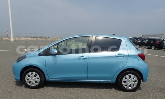Buy Used Toyota Vitz Blue Car in Maputsoe in Leribe Buy Used Toyota Vitz Blue Car in Maputsoe in Leribe