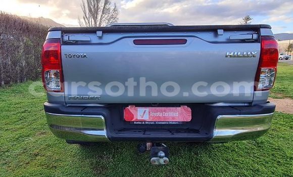 Buy Used Toyota Hilux Silver Car in Maseru in Maseru Buy Used Toyota Hilux Silver Car in Maseru in Maseru