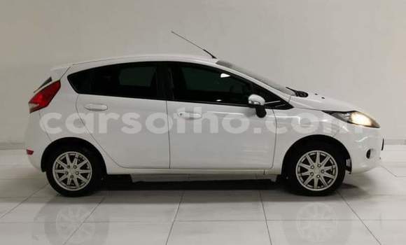 اشتري مستعمل Ford Fiesta White سيارة في Hlotse في Leribe اشتري مستعمل Ford Fiesta White سيارة في Hlotse في Leribe
