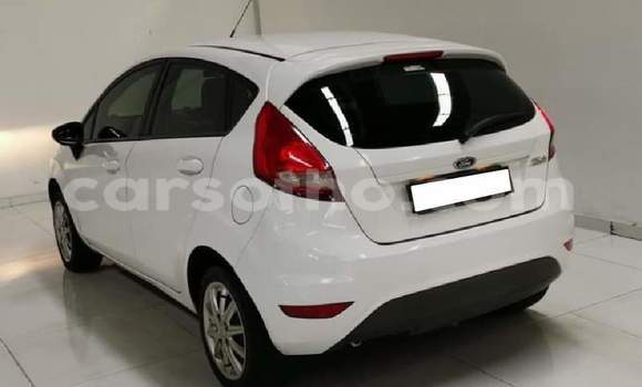 اشتري مستعمل Ford Fiesta White سيارة في Hlotse في Leribe اشتري مستعمل Ford Fiesta White سيارة في Hlotse في Leribe