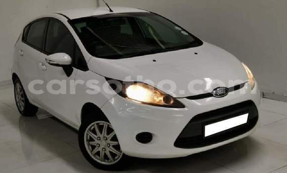 اشتري مستعمل Ford Fiesta White سيارة في Hlotse في Leribe اشتري مستعمل Ford Fiesta White سيارة في Hlotse في Leribe