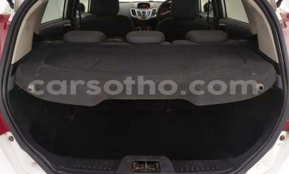 اشتري مستعمل Ford Fiesta White سيارة في Hlotse في Leribe اشتري مستعمل Ford Fiesta White سيارة في Hlotse في Leribe