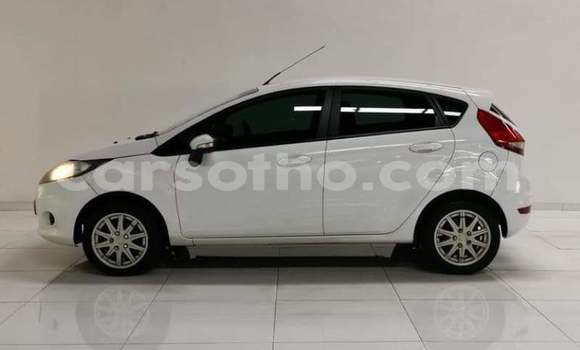 اشتري مستعمل Ford Fiesta White سيارة في Hlotse في Leribe اشتري مستعمل Ford Fiesta White سيارة في Hlotse في Leribe