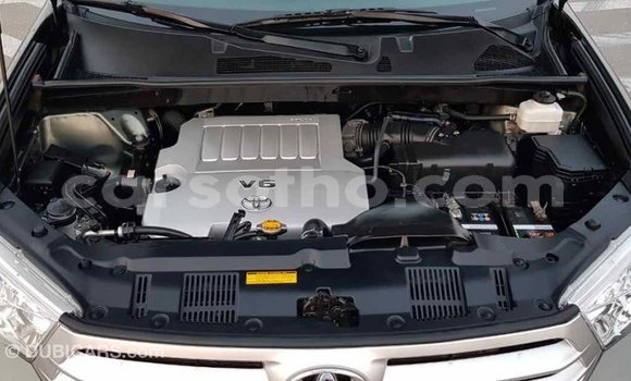 Acheter Import Voiture Toyota Highlander Vert à Import - Dubai, Maseru Acheter Import Voiture Toyota Highlander Vert à Import - Dubai, Maseru