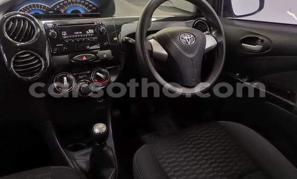 Acheter Occasion Voiture Toyota Etios Rouge à Hlotse, Leribe Acheter Occasion Voiture Toyota Etios Rouge à Hlotse, Leribe