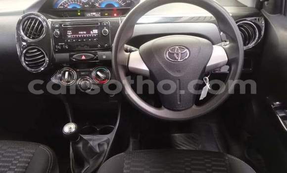 Acheter Occasion Voiture Toyota Etios Rouge à Hlotse, Leribe Acheter Occasion Voiture Toyota Etios Rouge à Hlotse, Leribe