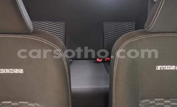 Acheter Occasion Voiture Toyota Etios Rouge à Hlotse, Leribe Acheter Occasion Voiture Toyota Etios Rouge à Hlotse, Leribe