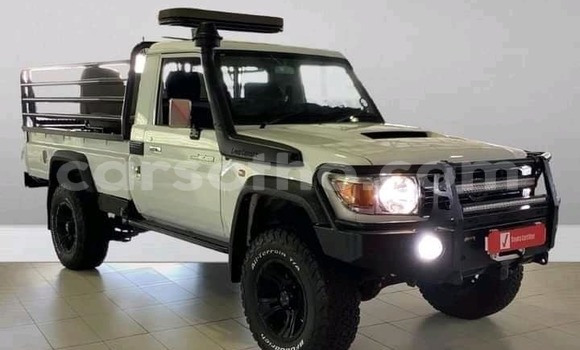 Acheter Occasion Voiture Toyota Land Cruiser Blanc à Maseru, Maseru Acheter Occasion Voiture Toyota Land Cruiser Blanc à Maseru, Maseru