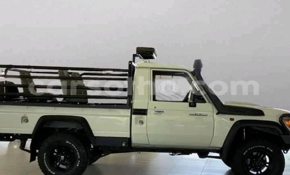 Acheter Occasion Voiture Toyota Land Cruiser Blanc à Maseru, Maseru Acheter Occasion Voiture Toyota Land Cruiser Blanc à Maseru, Maseru
