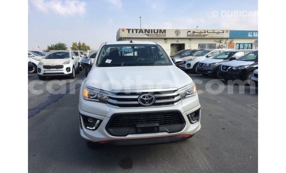 Acheter Import Voiture Toyota Hilux Blanc à Import - Dubai, Maseru Acheter Import Voiture Toyota Hilux Blanc à Import - Dubai, Maseru