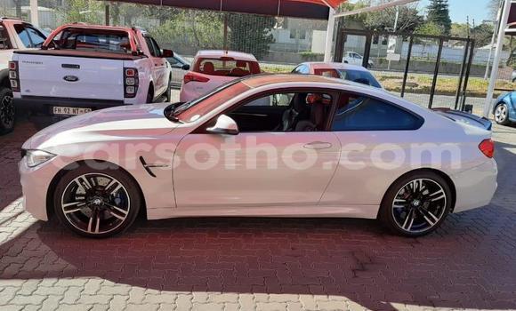 Sayi Na hannu BMW M4 White Mota in Butha–Buthe a Thaba-Tseka Sayi Na hannu BMW M4 White Mota in Butha–Buthe a Thaba-Tseka