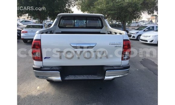 Acheter Import Voiture Toyota Hilux Blanc à Import - Dubai, Maseru Acheter Import Voiture Toyota Hilux Blanc à Import - Dubai, Maseru