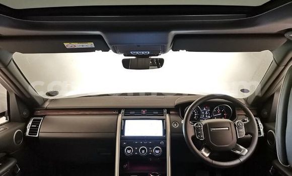 Buy Used Land Rover Discovery White Car in Maseru in Maseru Buy Used Land Rover Discovery White Car in Maseru in Maseru