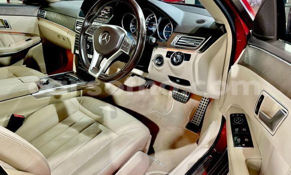 اشتري مستعمل Mercedes-Benz E-Classe Red سيارة في Maseru في Maseru اشتري مستعمل Mercedes-Benz E-Classe Red سيارة في Maseru في Maseru