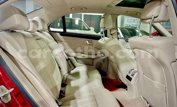 اشتري مستعمل Mercedes-Benz E-Classe Red سيارة في Maseru في Maseru اشتري مستعمل Mercedes-Benz E-Classe Red سيارة في Maseru في Maseru