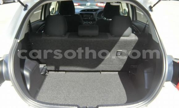 اشتري مستعمل Toyota Vitz White سيارة في Butha Buthe في Butha-Buthe اشتري مستعمل Toyota Vitz White سيارة في Butha Buthe في Butha-Buthe