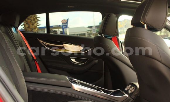 Sayi Na hannu Mercedes-Benz AMG GT Red Mota in Maseru a Maseru Sayi Na hannu Mercedes-Benz AMG GT Red Mota in Maseru a Maseru