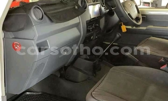 Acheter Occasion Voiture Toyota Land Cruiser Blanc à Maseru, Maseru Acheter Occasion Voiture Toyota Land Cruiser Blanc à Maseru, Maseru