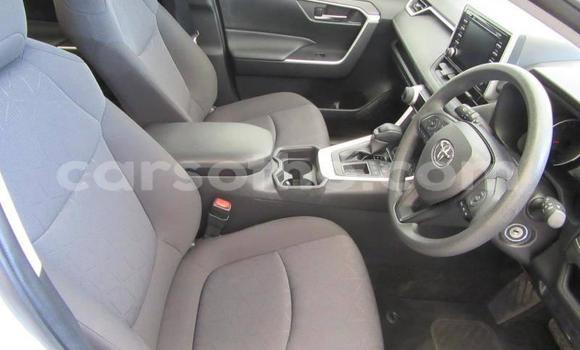 Acheter Occasion Voiture Toyota RAV4 Blanc à Maseru, Maseru Acheter Occasion Voiture Toyota RAV4 Blanc à Maseru, Maseru