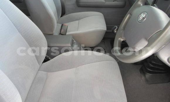 Sayi Na hannu Toyota Land Cruiser White Mota in Maseru a Maseru Sayi Na hannu Toyota Land Cruiser White Mota in Maseru a Maseru
