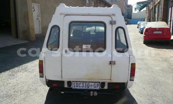 اشتري مستعمل Volkswagen Caddy White سيارة في Maseru في Maseru اشتري مستعمل Volkswagen Caddy White سيارة في Maseru في Maseru