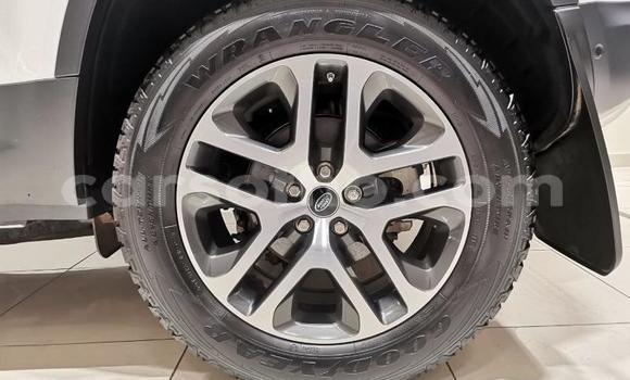 اشتري مستعمل Land Rover Defender White سيارة في Maputsoe في Leribe اشتري مستعمل Land Rover Defender White سيارة في Maputsoe في Leribe