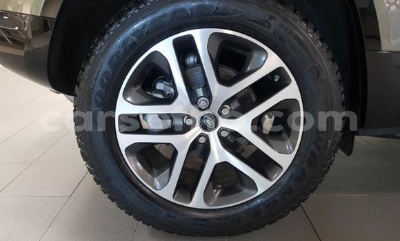 Acheter Occasion Voiture Land Rover Defender Beige à Maputsoe, Leribe Acheter Occasion Voiture Land Rover Defender Beige à Maputsoe, Leribe