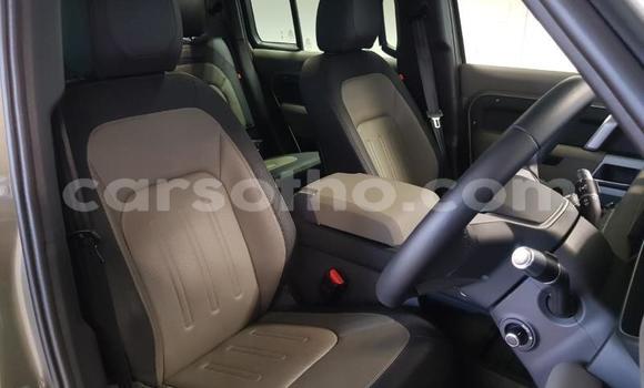 Acheter Occasion Voiture Land Rover Defender Beige à Maputsoe, Leribe Acheter Occasion Voiture Land Rover Defender Beige à Maputsoe, Leribe