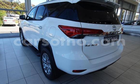 اشتري مستعمل Toyota Fortuner White سيارة في Maputsoe في Leribe اشتري مستعمل Toyota Fortuner White سيارة في Maputsoe في Leribe