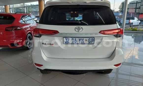 Acheter Occasion Voiture Toyota Fortuner Blanc à Maseru, Maseru Acheter Occasion Voiture Toyota Fortuner Blanc à Maseru, Maseru