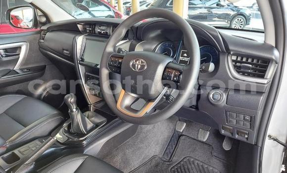 Acheter Occasion Voiture Toyota Fortuner Blanc à Maseru, Maseru Acheter Occasion Voiture Toyota Fortuner Blanc à Maseru, Maseru