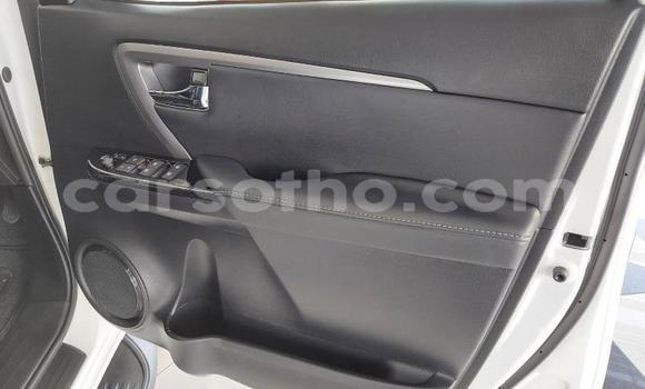 Acheter Occasion Voiture Toyota Fortuner Blanc à Maseru, Maseru Acheter Occasion Voiture Toyota Fortuner Blanc à Maseru, Maseru