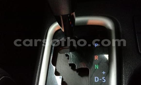 Sayi Na hannu Toyota Hilux White Mota in Butha–Buthe a Thaba-Tseka Sayi Na hannu Toyota Hilux White Mota in Butha–Buthe a Thaba-Tseka