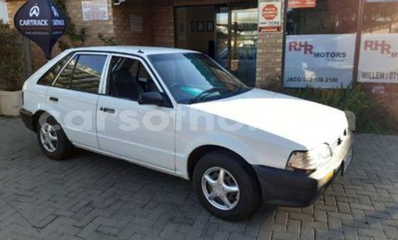 Sayi Na hannu Mazda 323 White Mota in Butha–Buthe a Thaba-Tseka Sayi Na hannu Mazda 323 White Mota in Butha–Buthe a Thaba-Tseka
