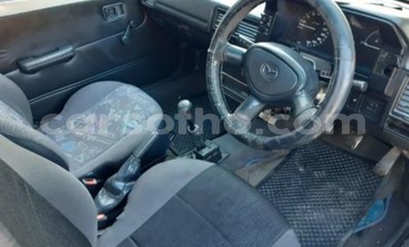 Sayi Na hannu Mazda 323 White Mota in Butha–Buthe a Thaba-Tseka Sayi Na hannu Mazda 323 White Mota in Butha–Buthe a Thaba-Tseka