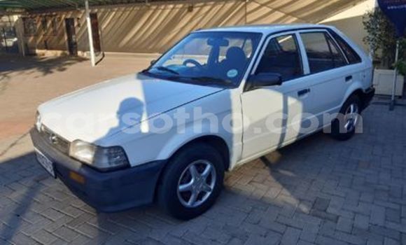 Sayi Na hannu Mazda 323 White Mota in Butha–Buthe a Thaba-Tseka Sayi Na hannu Mazda 323 White Mota in Butha–Buthe a Thaba-Tseka