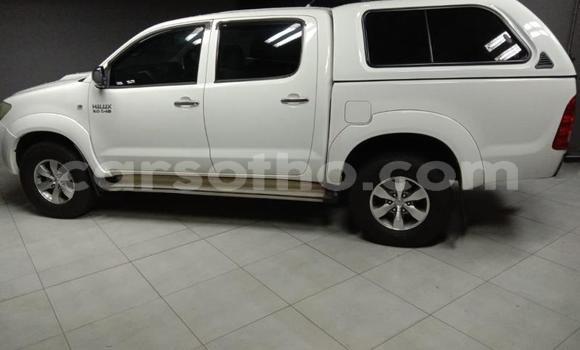 Buy Used Toyota Hilux White Car in Butha–Buthe in Thaba-Tseka Buy Used Toyota Hilux White Car in Butha–Buthe in Thaba-Tseka