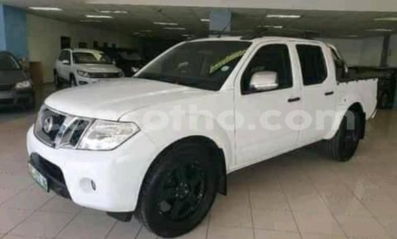 Sayi Na hannu Nissan Navara White Mota in Maseru a Maseru Sayi Na hannu Nissan Navara White Mota in Maseru a Maseru