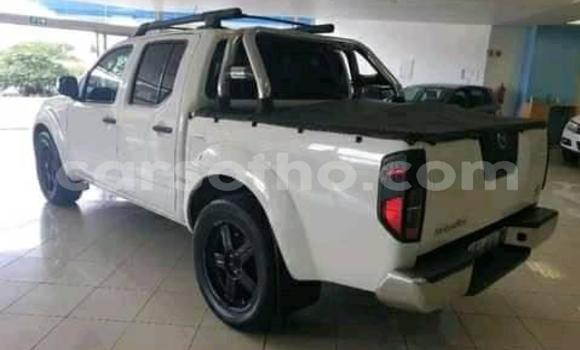 Sayi Na hannu Nissan Navara White Mota in Maseru a Maseru Sayi Na hannu Nissan Navara White Mota in Maseru a Maseru