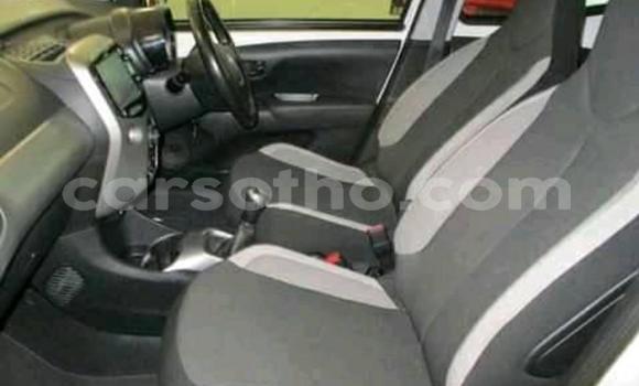 Acheter Occasion Voiture Toyota Aygo Blanc à Maseru, Maseru Acheter Occasion Voiture Toyota Aygo Blanc à Maseru, Maseru
