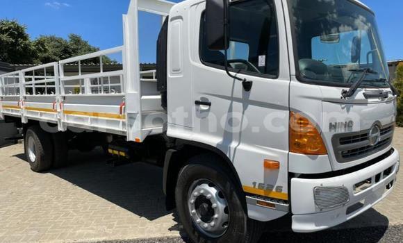 Acheter Occasion Utilitaire Hino 300 Series Blanc à Maseru, Maseru