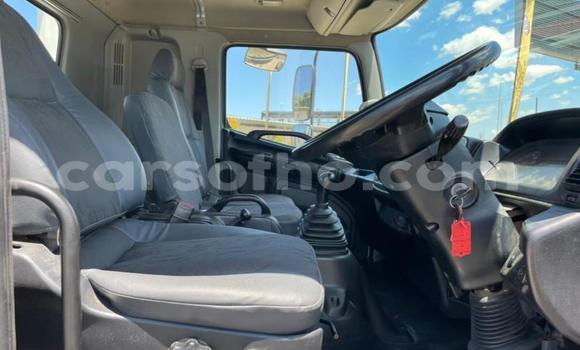 Sayi Na hannu Hino 300 Series White Babbar mota in Maseru a Maseru Sayi Na hannu Hino 300 Series White Babbar mota in Maseru a Maseru