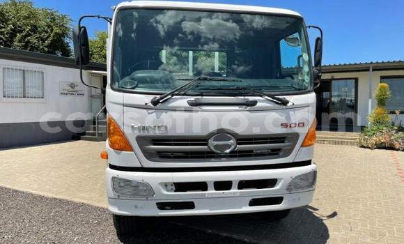 Sayi Na hannu Scania R420 White Babbar mota in Maseru a Maseru Sayi Na hannu Scania R420 White Babbar mota in Maseru a Maseru