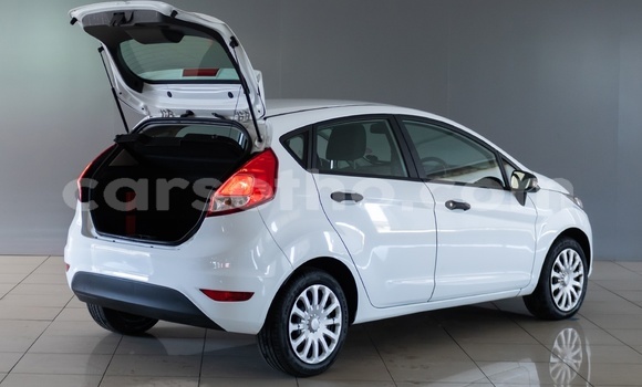 اشتري مستعمل Ford Fiesta White سيارة في Maseru في Maseru اشتري مستعمل Ford Fiesta White سيارة في Maseru في Maseru