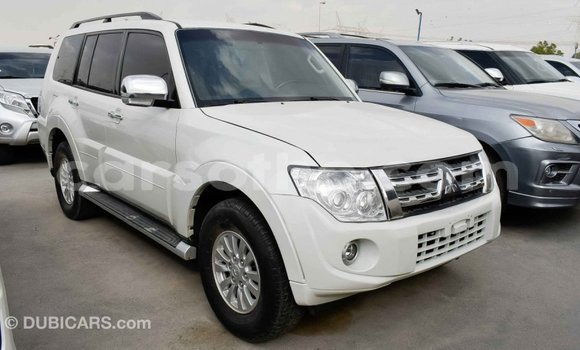 Acheter Import Voiture Mitsubishi Pajero Blanc à Import - Dubai, Maseru Acheter Import Voiture Mitsubishi Pajero Blanc à Import - Dubai, Maseru